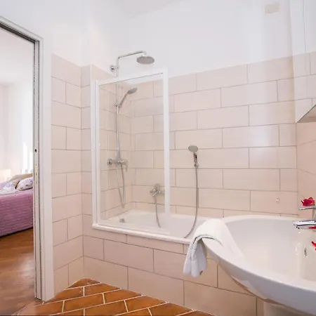 Sleeps 8 Pool Appartement *