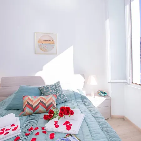 Appartement Sleeps 8 Pool *