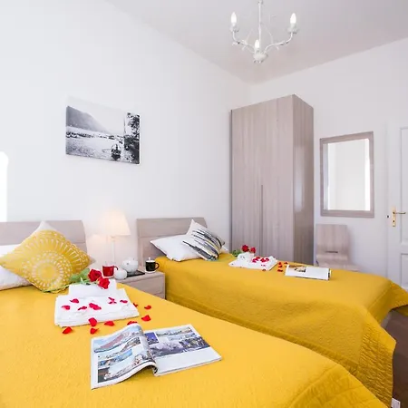 Apartment Sleeps 8 Pool *