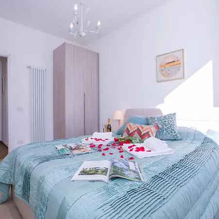 Apartment Sleeps 8 Pool Carate Urio
