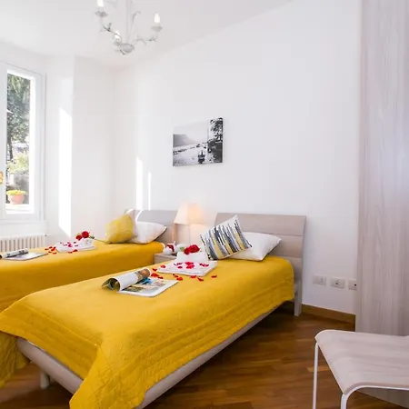 Sleeps 8 Pool Carate Urio